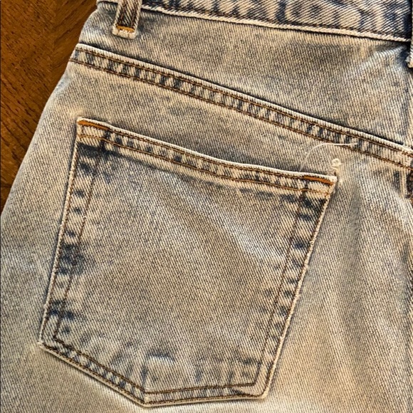 Calvin Klein Jeans |Vintage Hi-Rise Mom Jean Short - Picture 7 of 8